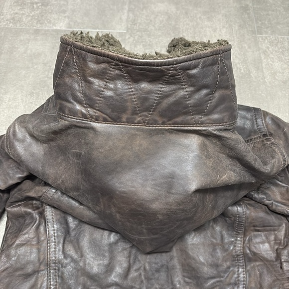 Authentic Hollister Palm Canyon Distressed Leather Jacket. - Picture 11 of 16
